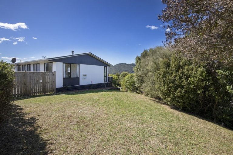 Photo of property in 20 Fenchurch Grove, Stokes Valley, Lower Hutt, 5019