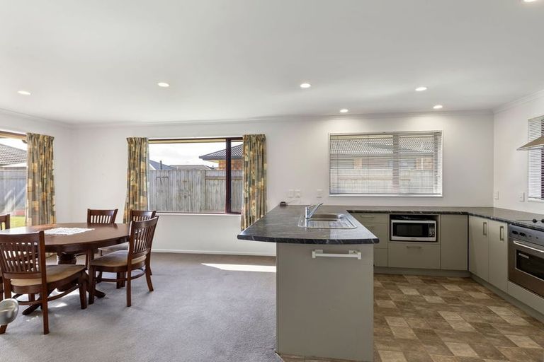 Photo of property in 16 Orlando Way, Kelvin Grove, Palmerston North, 4414
