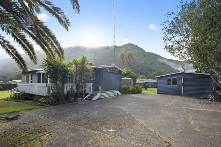 Photo of property in 13 Stack Road, Port Waikato, Tuakau, 2695