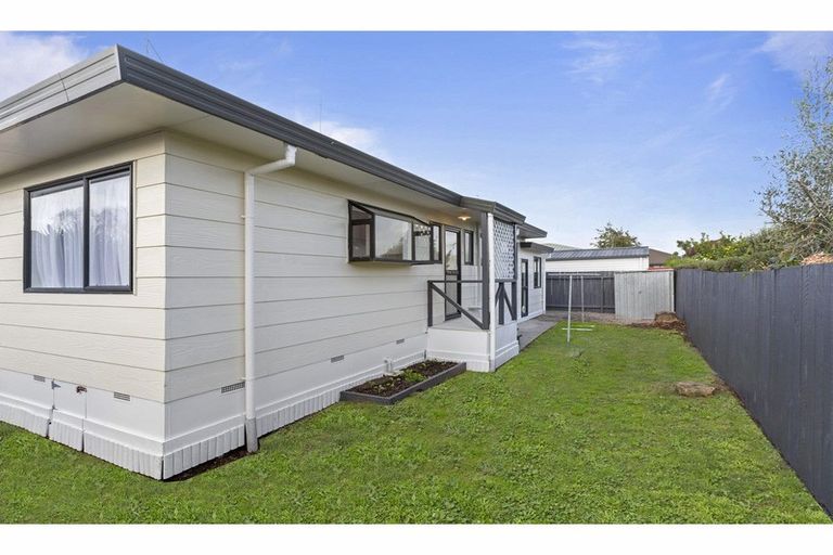 Photo of property in 22 Lloyd Drive, Nawton, Hamilton, 3200