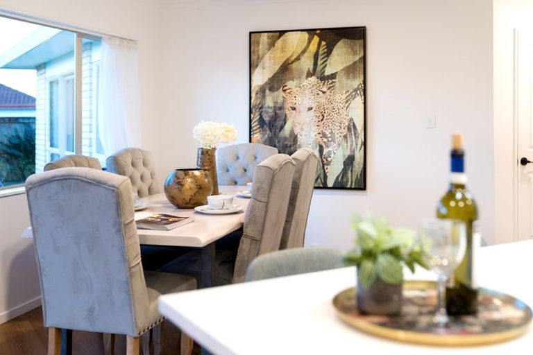 Photo of property in 36 Fleetwood Drive, Henderson, Auckland, 0612