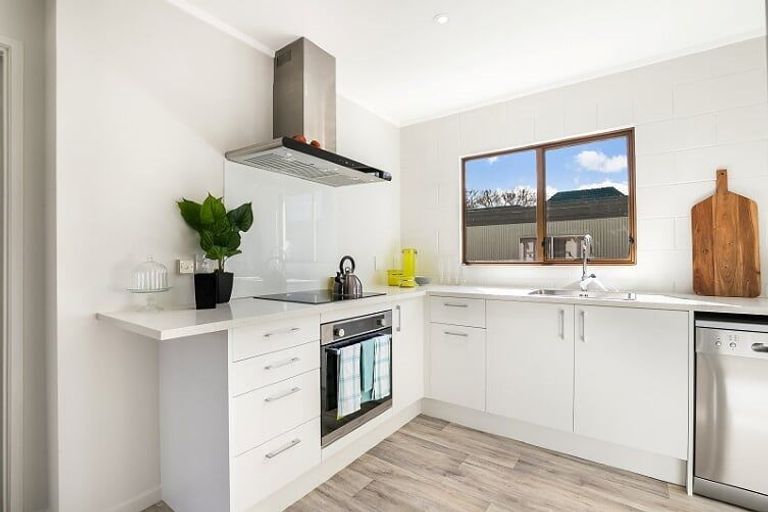 Photo of property in 1/54 Ray Small Drive, Pahurehure, Papakura, 2113