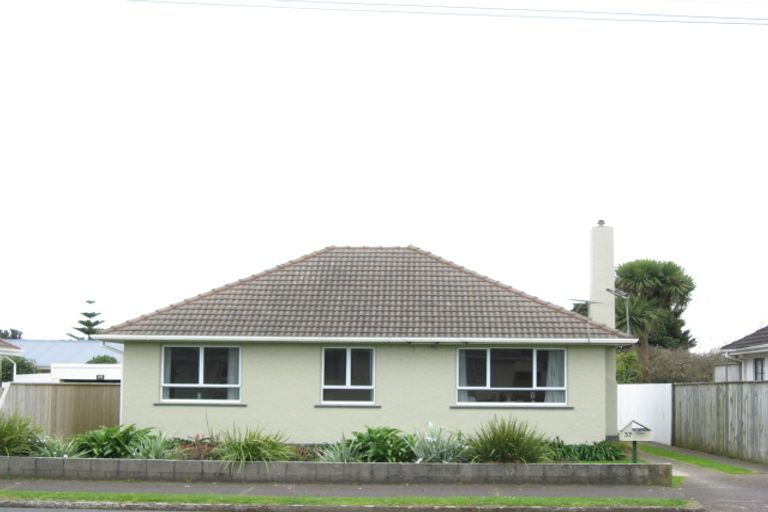 Photo of property in 37 Princes Street, Fitzroy, New Plymouth, 4312