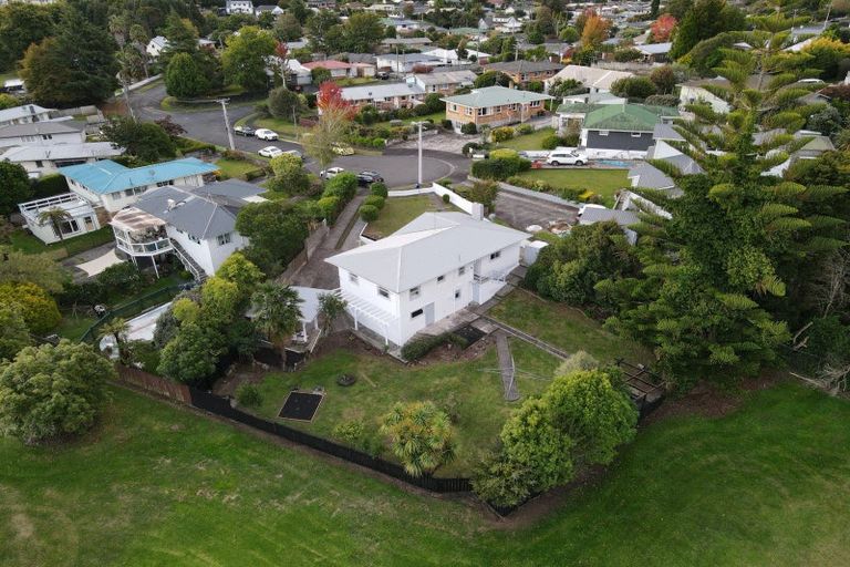 Photo of property in 1 Kingsway Crescent, Forest Lake, Hamilton, 3200