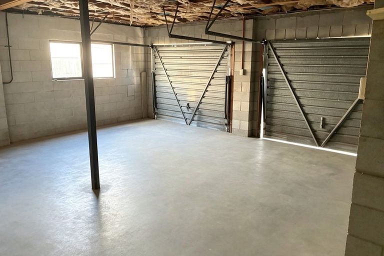 Photo of property in 144 Prince Regent Drive, Half Moon Bay, Auckland, 2012