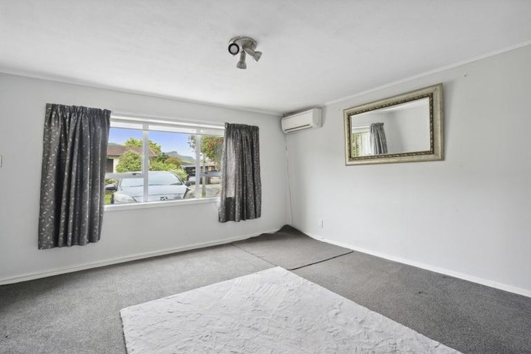 Photo of property in 18 Brightwater Crescent, Totara Park, Upper Hutt, 5018