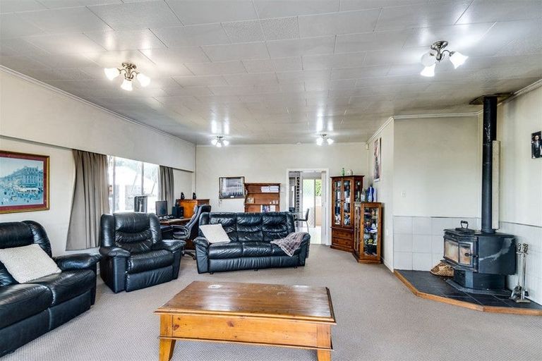 Photo of property in 4 Windsor Road, Waipawa, 4210