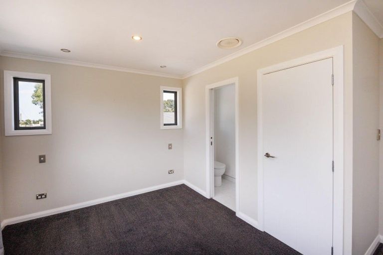 Photo of property in 7 Tower Place, Fitzherbert, Palmerston North, 4410