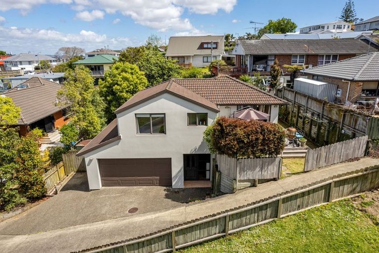 Photo of property in 14 Walter Macdonald Street, Howick, Auckland, 2014