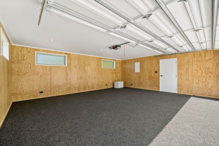 Photo of property in 120a Matipo Road, Te Atatu Peninsula, Auckland, 0610