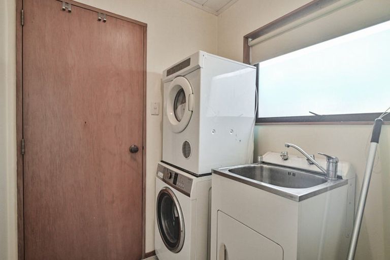 Photo of property in 1422 Woodstock Avenue, Mayfair, Hastings, 4122