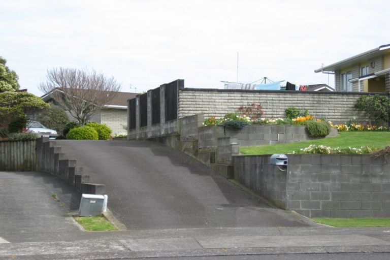 Photo of property in 32 Culzean Grove, Bell Block, New Plymouth, 4312