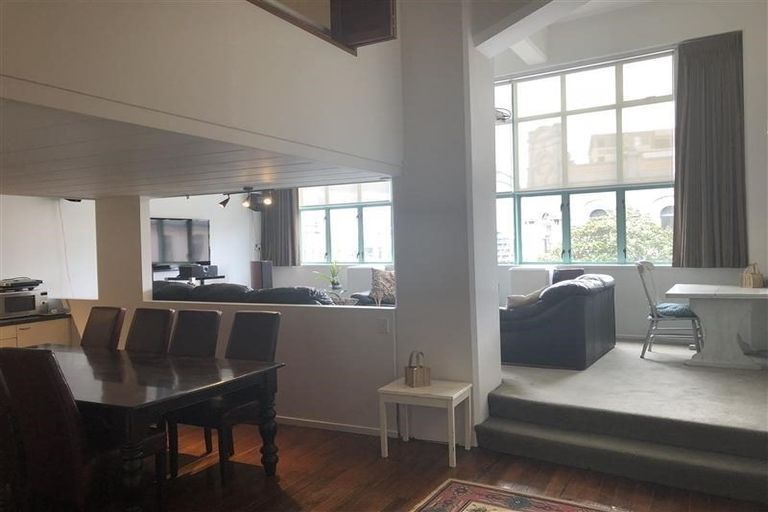 Photo of property in 2/318 Sunset Road, Unsworth Heights, Auckland, 0632