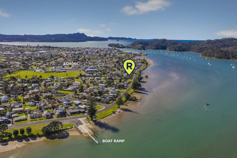 Photo of property in 29 Robinson Road, Whitianga, 3510