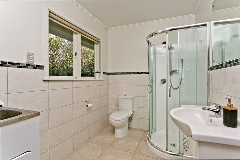 Photo of property in 8 Speedy Crescent, Hillcrest, Auckland, 0627