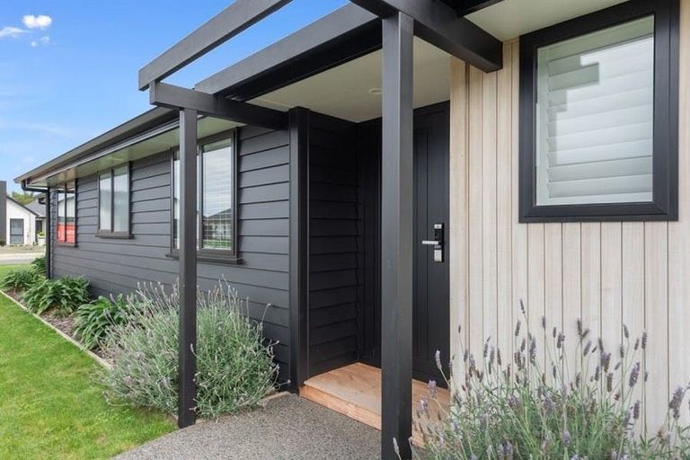 Photo of property in 14 Lewis Way, Cambridge, 3434