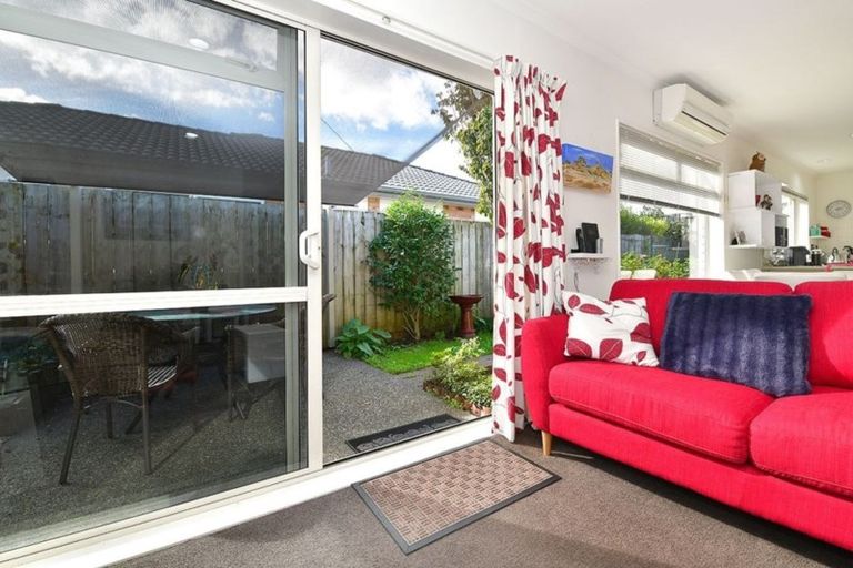 Photo of property in 29 Dan Tori Place, Orewa, 0931