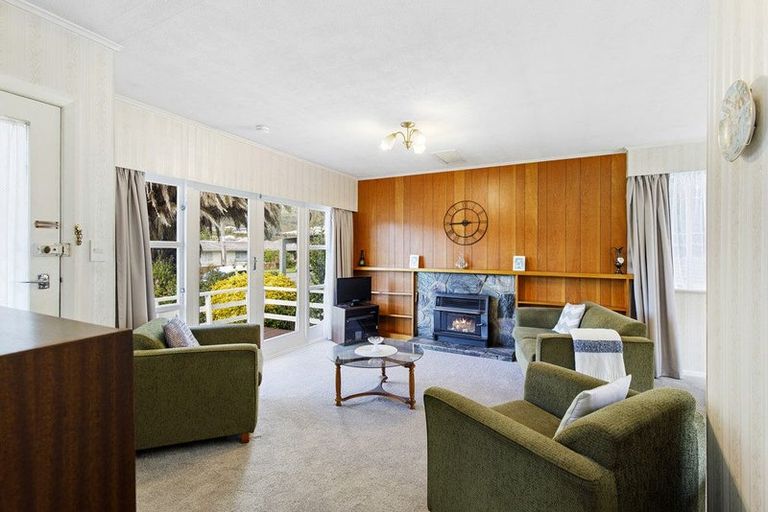 Photo of property in 170 George Street, Stokes Valley, Lower Hutt, 5019