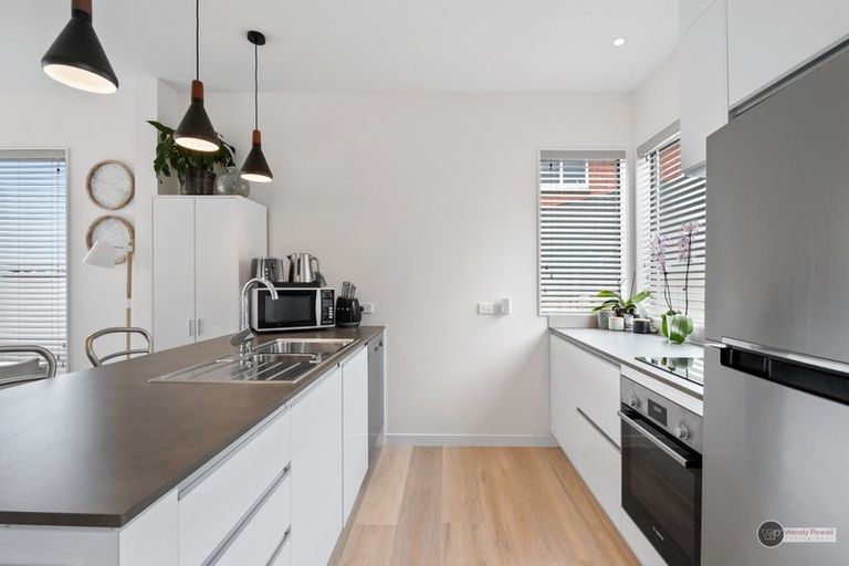 Photo of property in 15/6 Oswald Crescent, Paparangi, Wellington, 6037