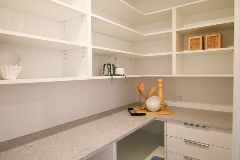 Photo of property in 2 Samuel Place, Terrace End, Palmerston North, 4410