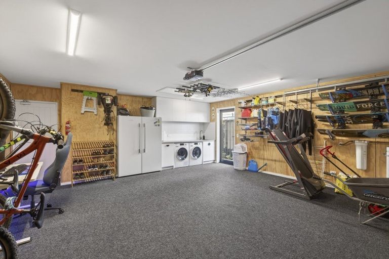 Photo of property in 247 Huatoki Street, Upper Vogeltown, New Plymouth, 4310