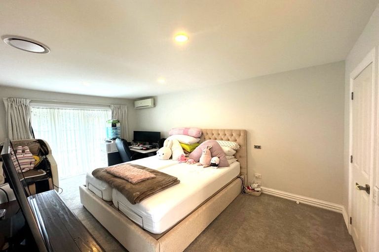 Photo of property in 2 Leneford Drive, East Tamaki, Auckland, 2013