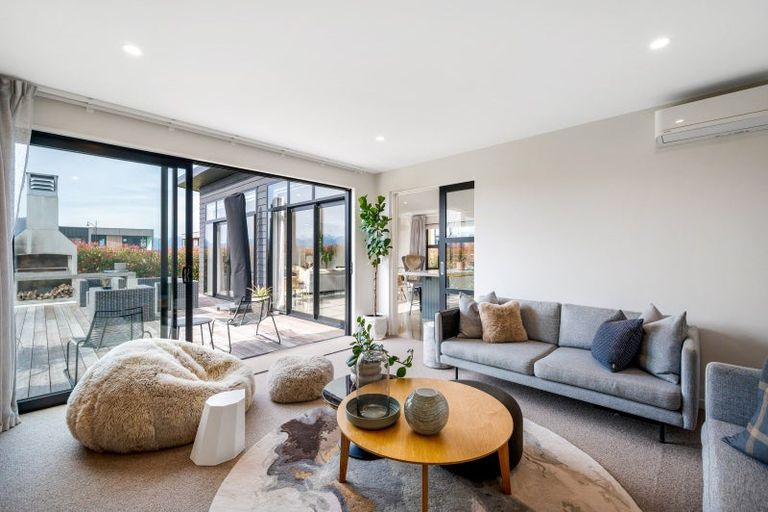 Photo of property in 5 Mcdonald Street, Wanaka, 9305