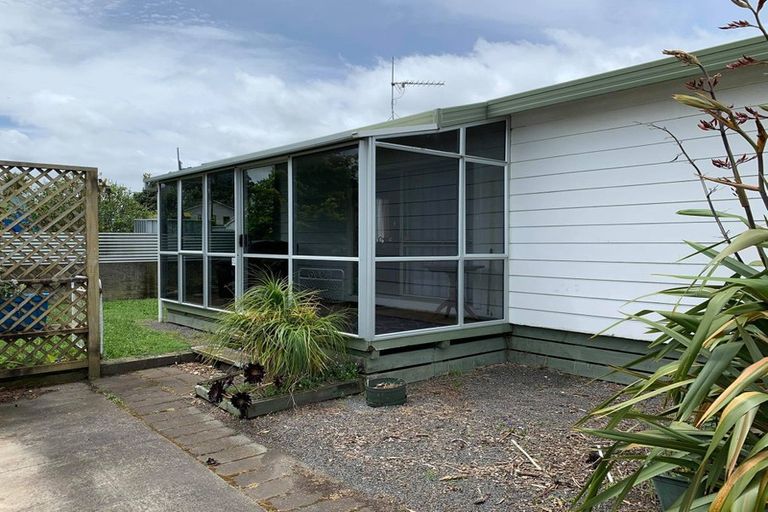 Photo of property in 2/5 Rainsford Street, Moturoa, New Plymouth, 4310
