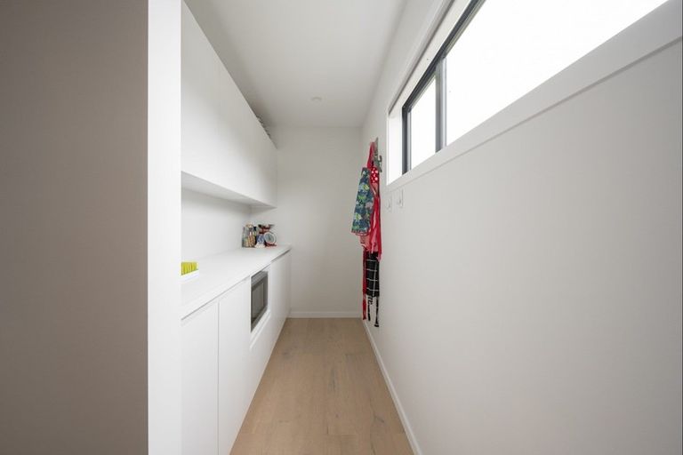 Photo of property in 2 Courthill Lane, Wanaka, 9305