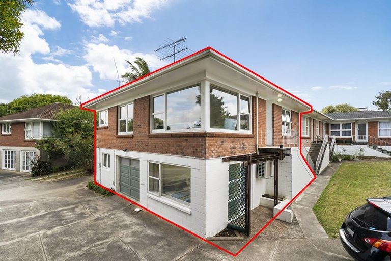 Photo of property in 1/21 Evelyn Place, Hillcrest, Auckland, 0627