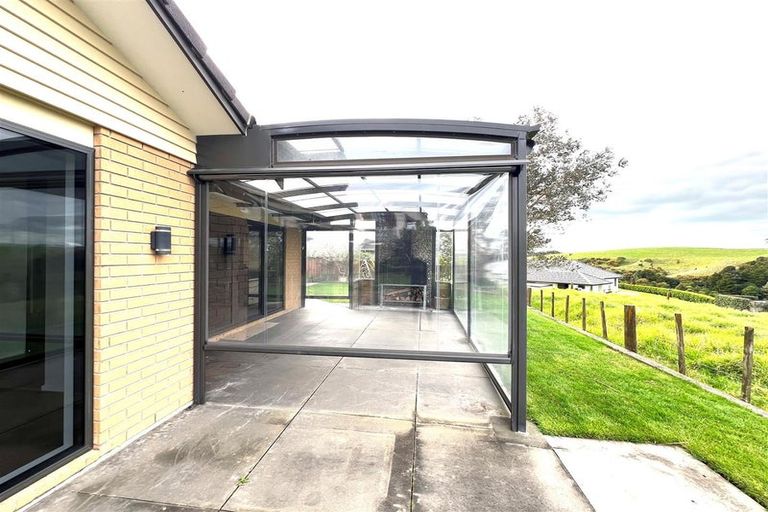 Photo of property in 6 Bendemeer Place, Flat Bush, Auckland, 2016