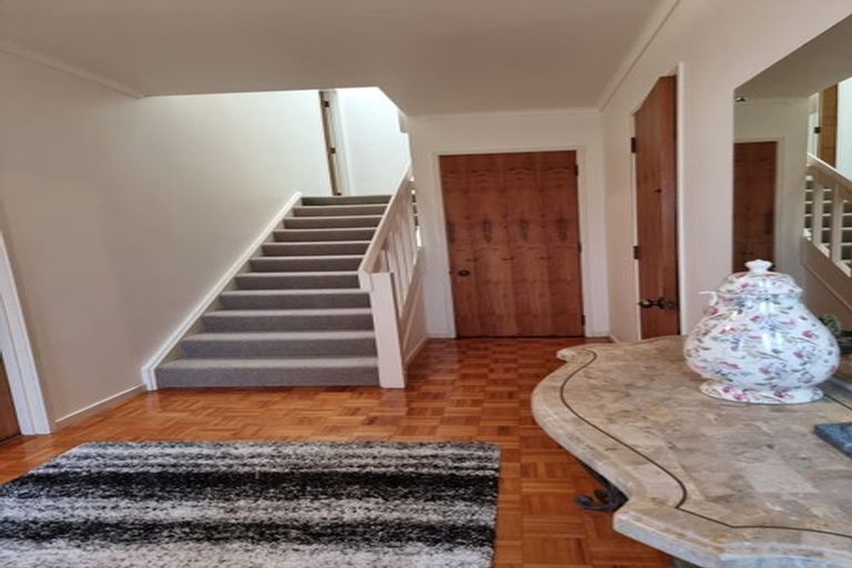Photo of property in 2 Fairsea Place, Lynfield, Auckland, 1042