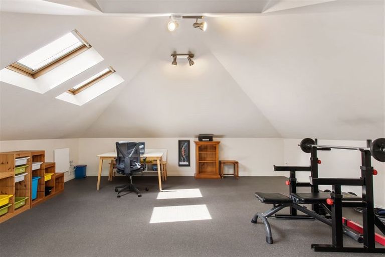 Photo of property in 77a Watford Street, Strowan, Christchurch, 8052