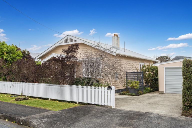 Photo of property in 2 Henry Street, Kensington, Whangarei, 0112