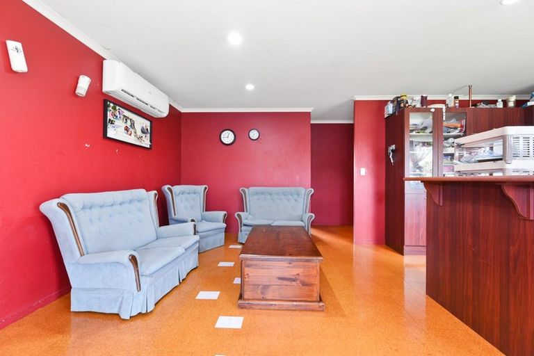 Photo of property in 1 Corsair Place, Melville, Hamilton, 3206