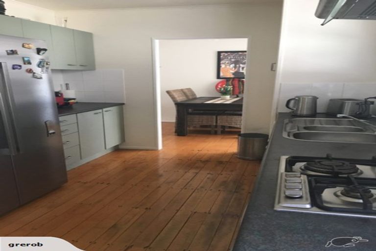 Photo of property in 1/156 Nile Road, Milford, Auckland, 0620