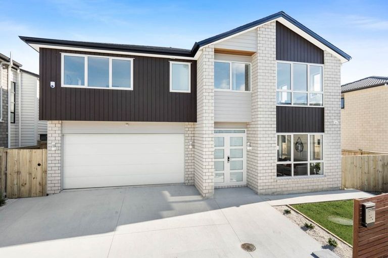 Photo of property in 10 Cooladawson Drive, Flat Bush, Auckland, 2019