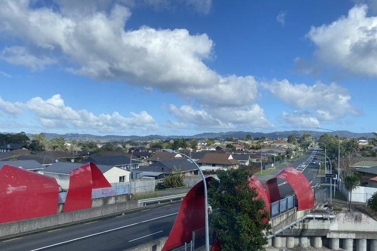 Photo of property in 12 Red Arches Road, Henderson, Auckland, 0610