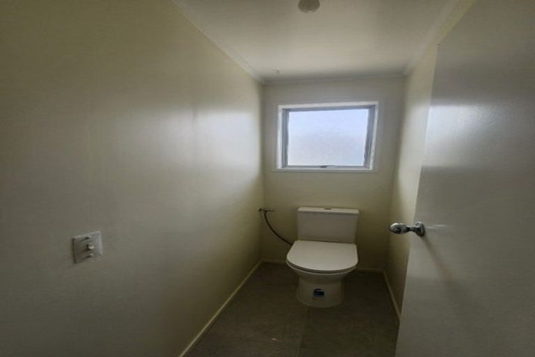 Photo of property in 22 Parrs Cross Road, Henderson, Auckland, 0612