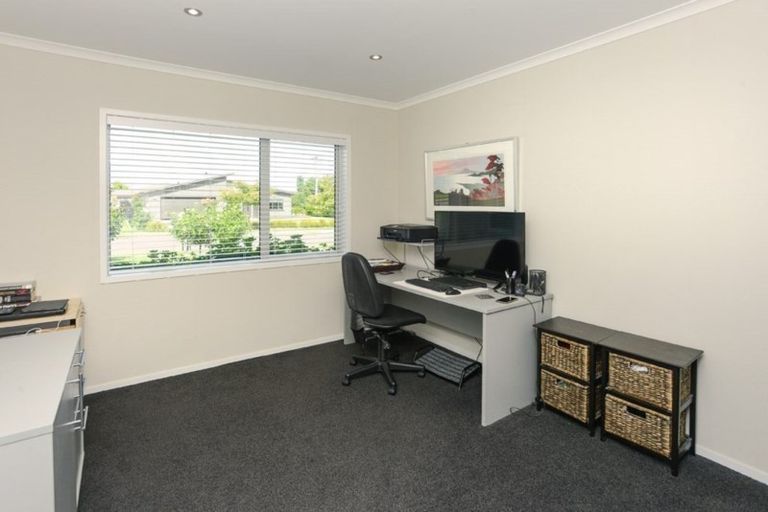 Photo of property in 1 Whakatomo Place, Havelock North, 4130