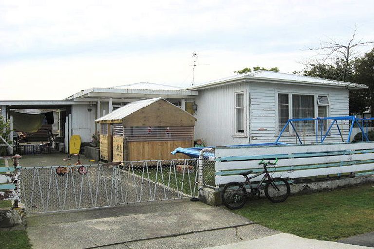 Photo of property in 10 Ashforth Street, Wainuiomata, Lower Hutt, 5014
