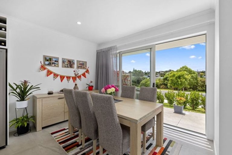 Photo of property in 10 Couldrey Crescent, Red Beach, 0932