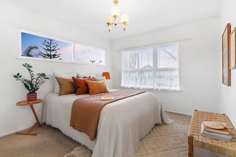 Photo of property in 44 Saffron Street, Birkdale, Auckland, 0626