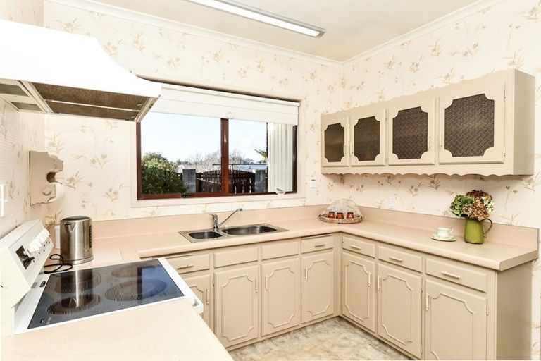 Photo of property in 16 Cattanach Street, St Andrews, Hamilton, 3200