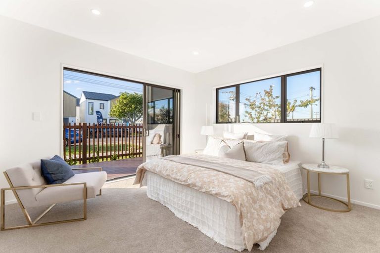 Photo of property in 71a Matipo Road, Te Atatu Peninsula, Auckland, 0610