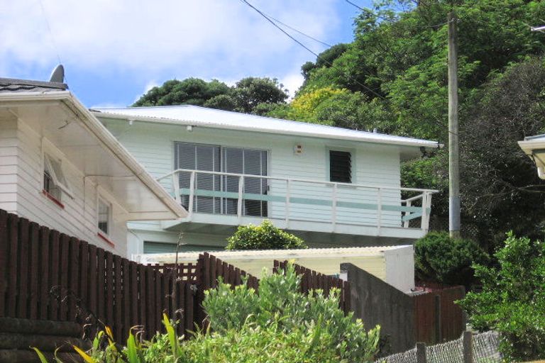 Photo of property in 15 Montreal Grove, Kingston, Wellington, 6021