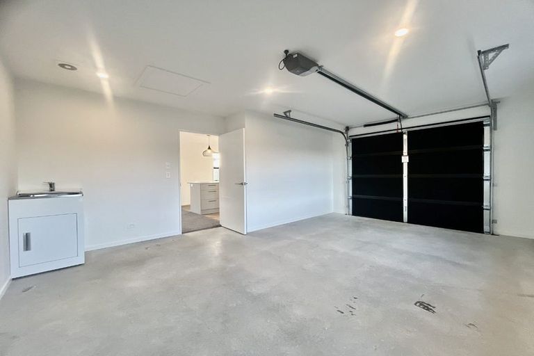 Photo of property in 1 Oakvale Lane, Halswell, Christchurch, 8025