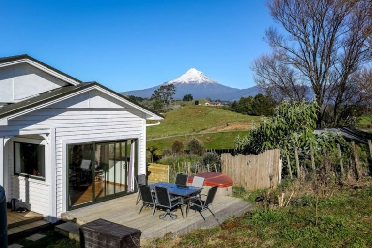 Photo of property in 692 Upland Road, Egmont Village, New Plymouth, 4372