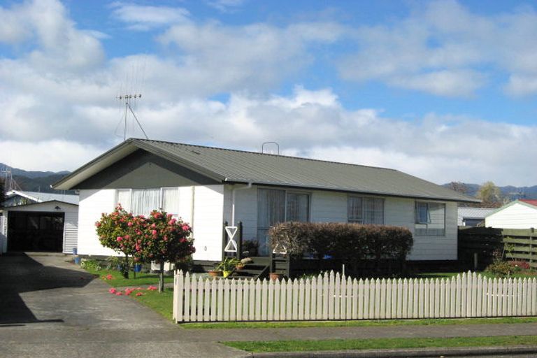 Photo of property in 4 Rimu Street, Levin, 5510