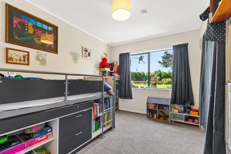Photo of property in 9 Tui Glen Drive, Levin, 5571